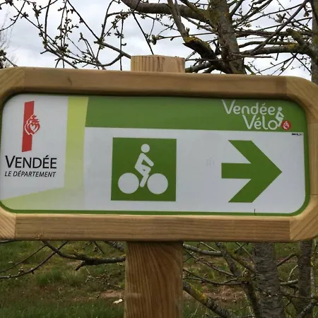 Authentique Avec Piscine, Proche Nature Et Activites, Renove Et Confortable, Jusqu'a 6 Pers. - Fr-1-426-96 Nyaraló