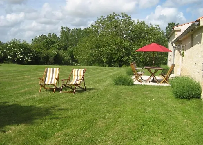 Authentique Avec Piscine, Proche Nature Et Activites, Renove Et Confortable, Jusqu'a 6 Pers. - Fr-1-426-96 בית נופש *