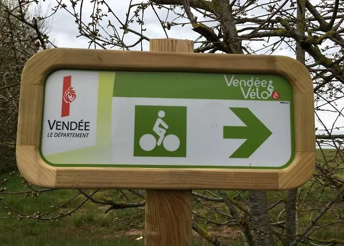 Authentique Avec Piscine, Proche Nature Et Activites, Renove Et Confortable, Jusqu'a 6 Pers. - Fr-1-426-96 בית נופש